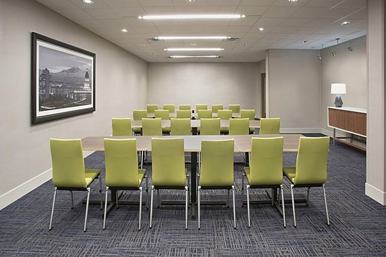 Holiday Inn Express & Suites - Kingfisher, An Ihg Hotel Ngoại thất bức ảnh